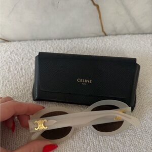 Celine Triomphe CL40194U sunglasses cream